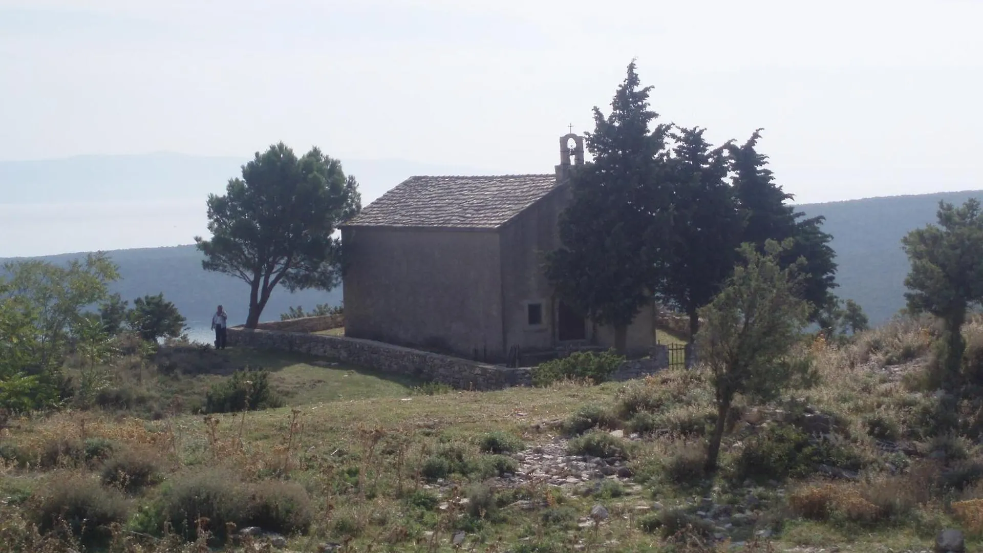 Spacious Apartment In Rakalj With Garden