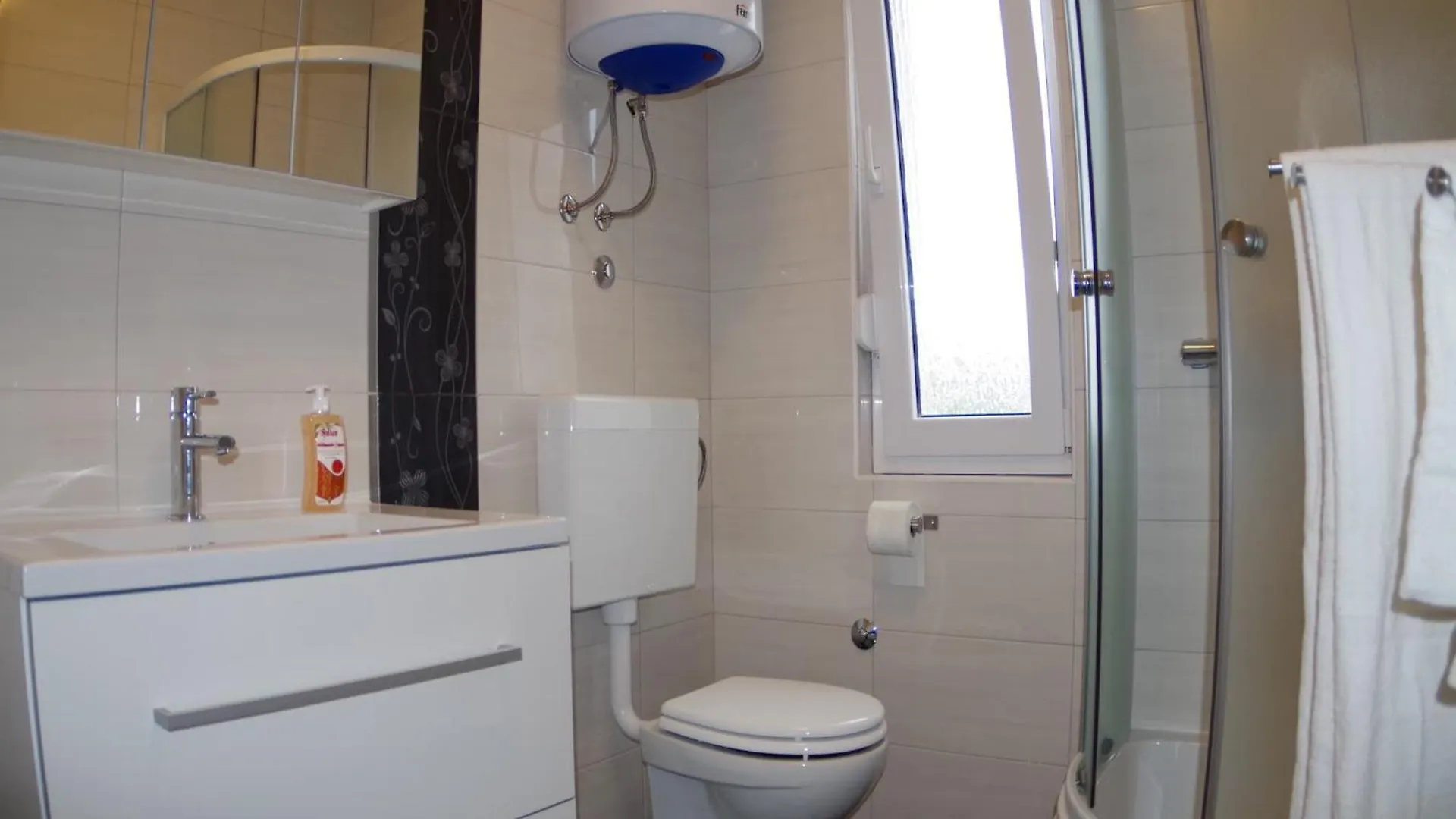 Spacious Apartment In Rakalj With Garden