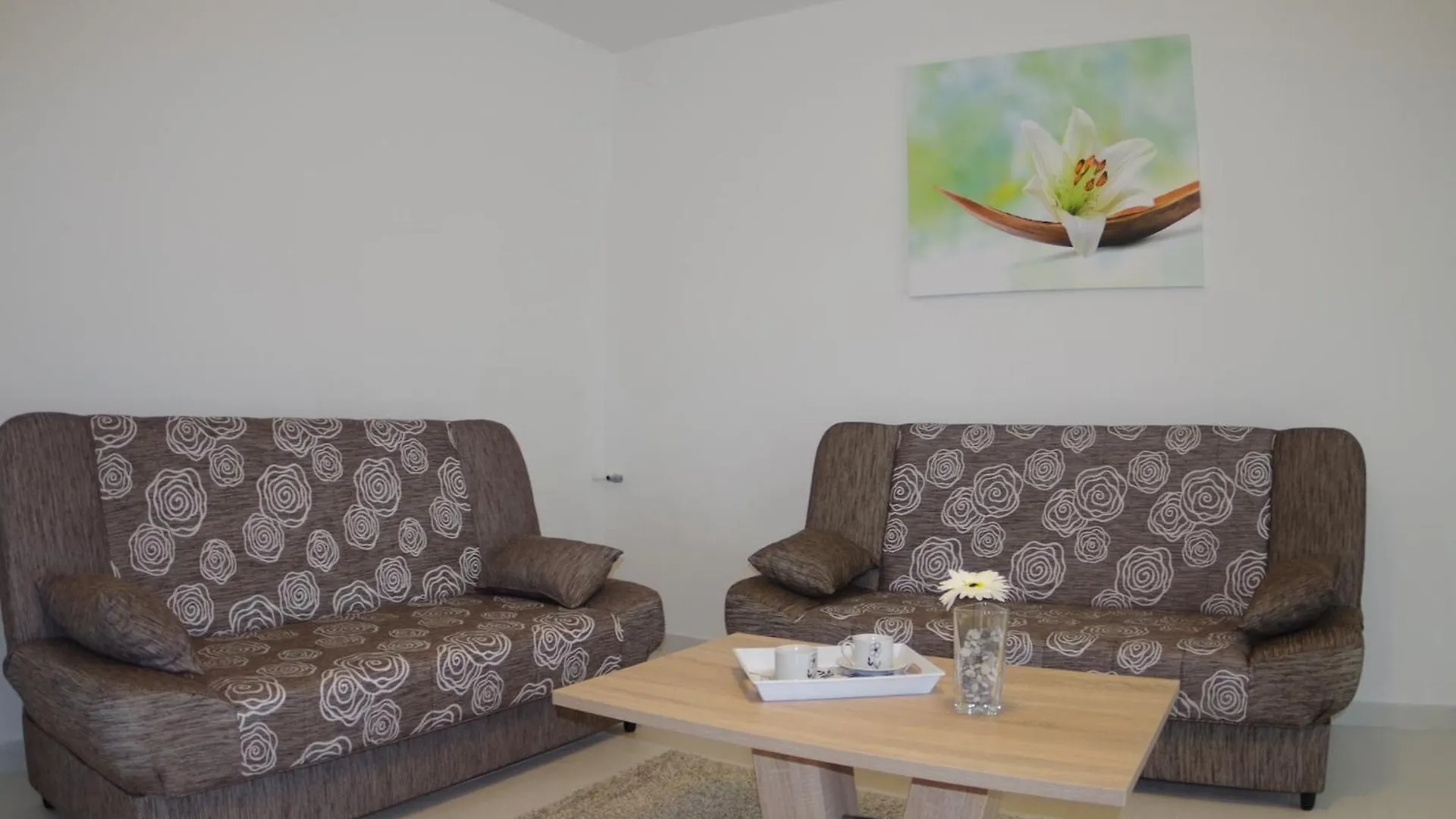 Spacious Apartment In Rakalj With Garden Horvátország