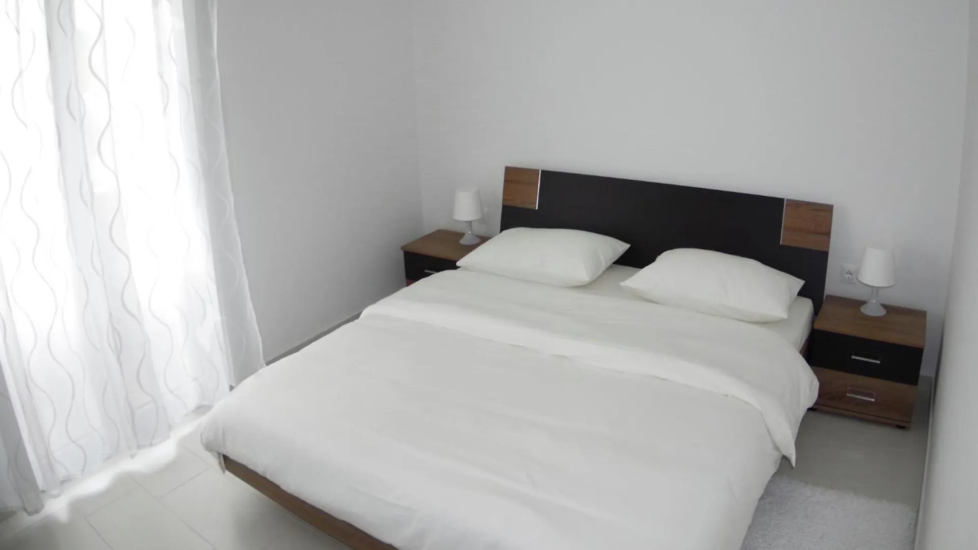 Spacious Apartment In Rakalj With Garden
