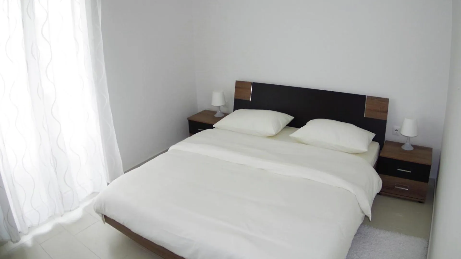 Spacious Apartment In Rakalj With Garden